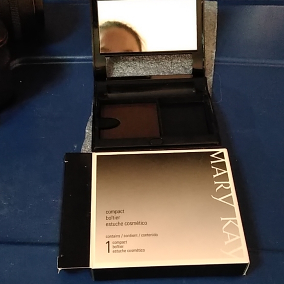 Compact - Picture 1 of 2